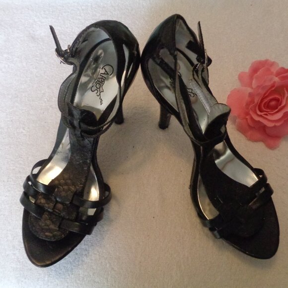 BEDROOM SHOES BLACK W 4 & 1/2 INCH HEELS ANKLE STRAPS BY CARLOS 9 - Picture 4 of 8
